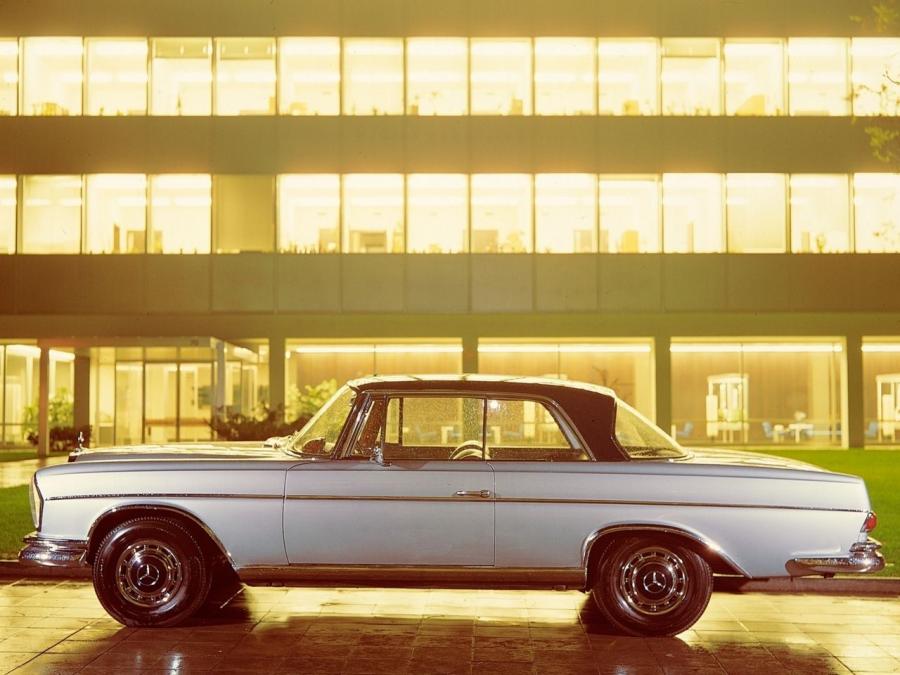  Mercedes-Benz 300 SE Coupe 1962 года  (фото 2 из 13)